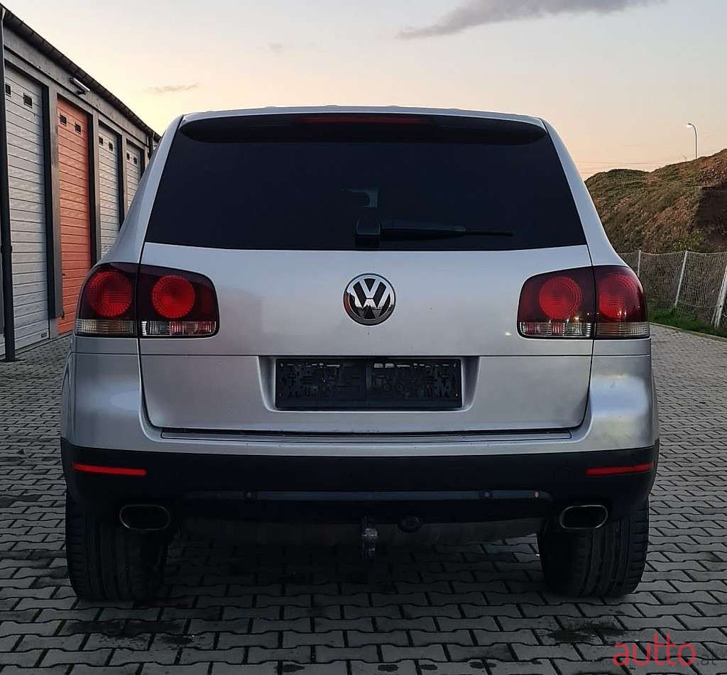 2007' Volkswagen Touareg photo #5