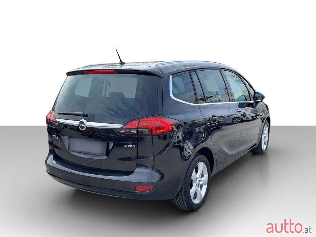 2012' Opel Zafira photo #2