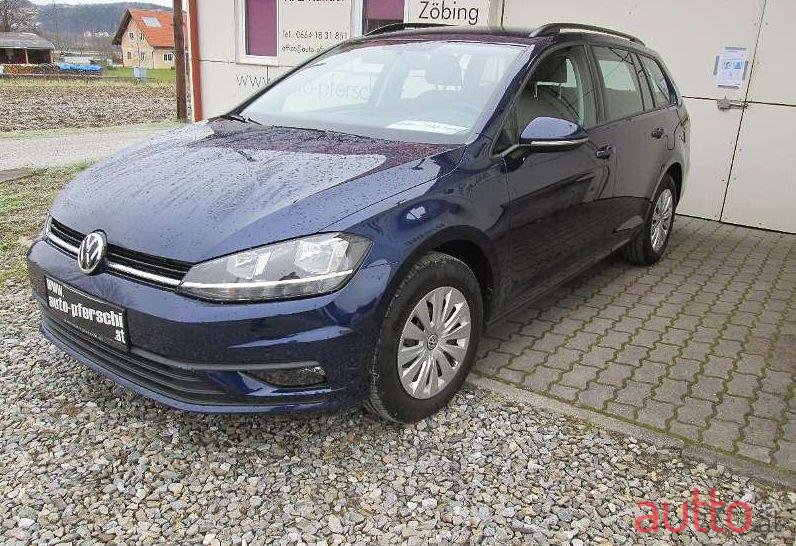 2017' Volkswagen Golf photo #1