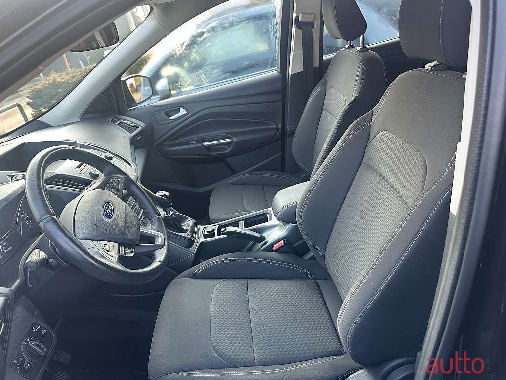 2017' Ford Kuga photo #6