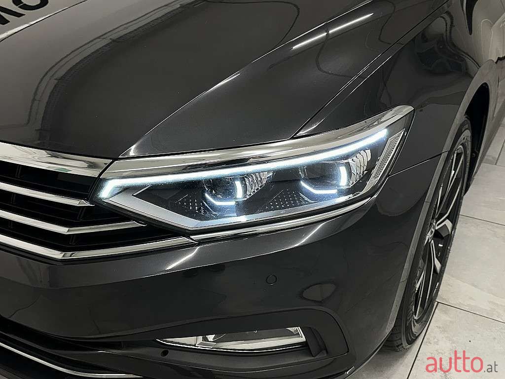 2021' Volkswagen Passat photo #4