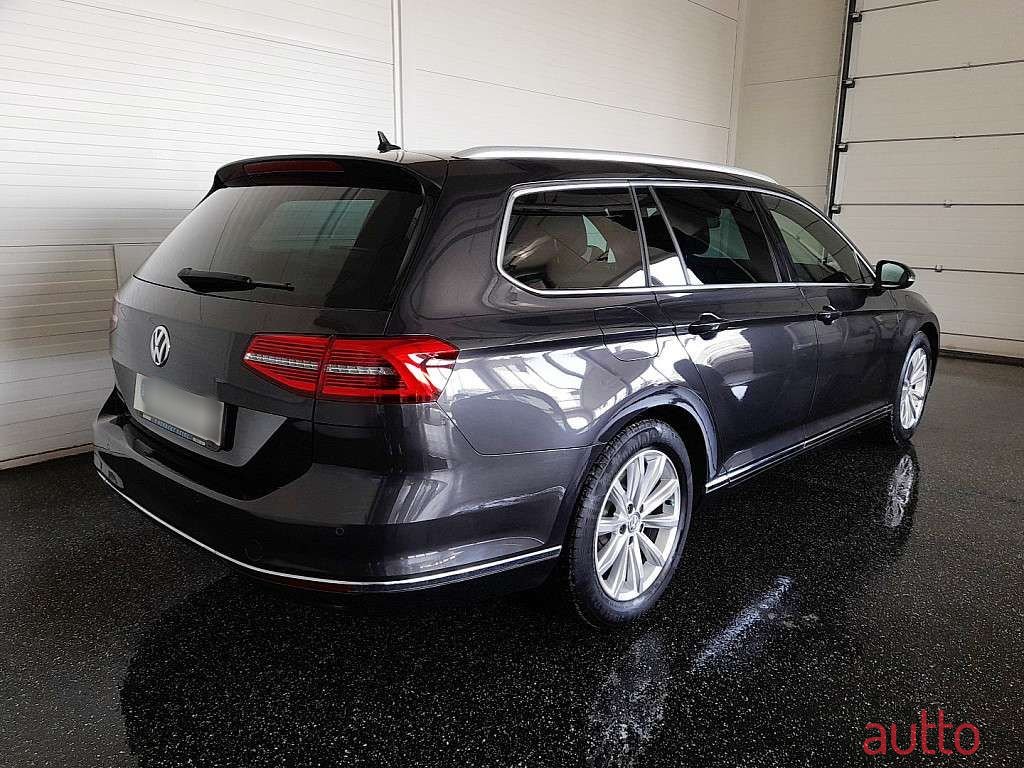 2019' Volkswagen Passat photo #2