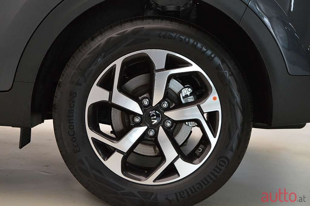 2021' Kia Sportage photo #2