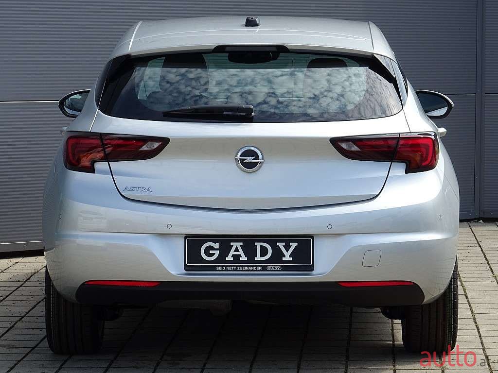 2020' Opel Astra photo #5