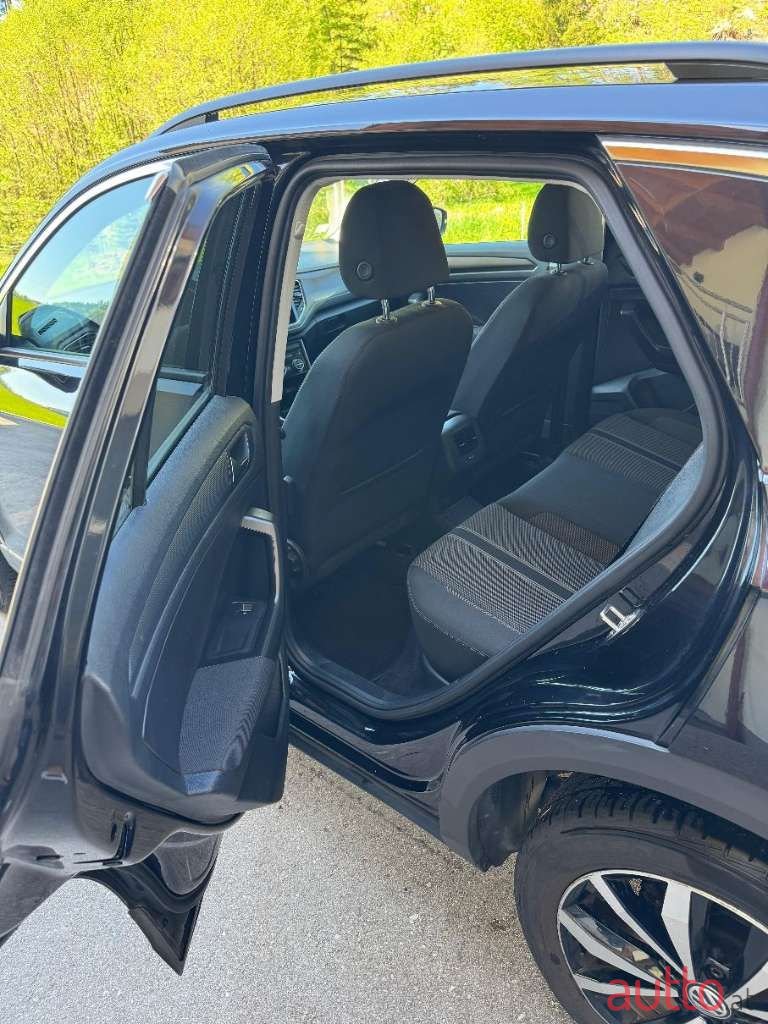 2020' Volkswagen T-Roc photo #6