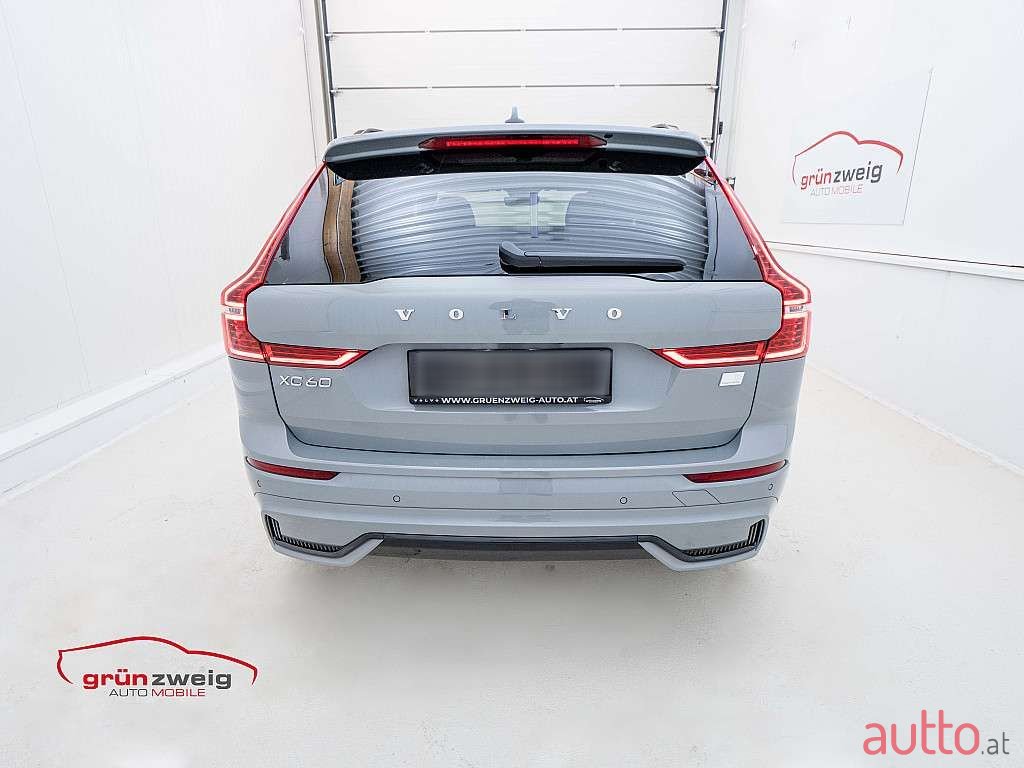 2023' Volvo XC60 photo #5