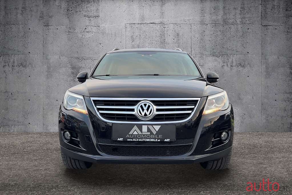 2010' Volkswagen Tiguan photo #5