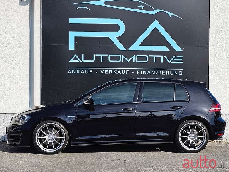 2013' Volkswagen Golf photo #3