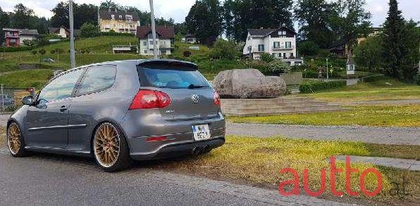 2008' Volkswagen Golf photo #3