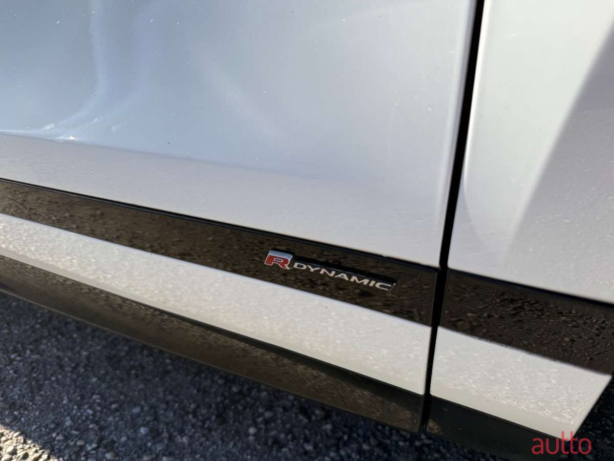 2019' Land Rover Range Rover Evoque photo #6