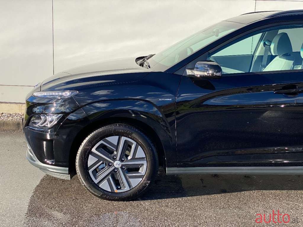 2023' Hyundai Kona photo #4