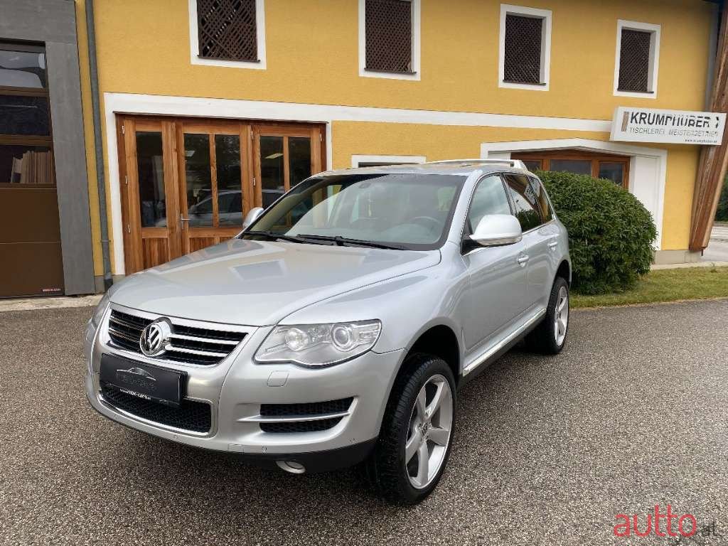 2008' Volkswagen Touareg photo #3