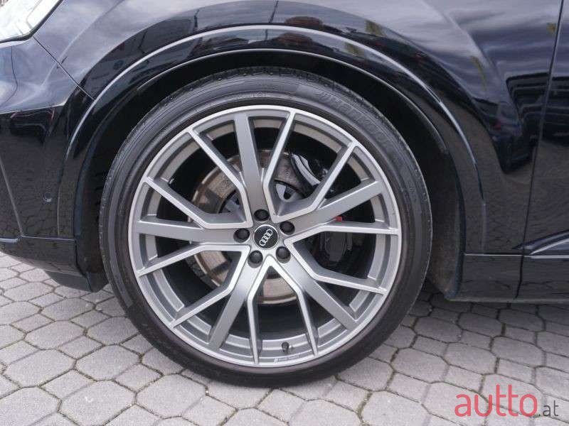 2020' Audi Q7 photo #5