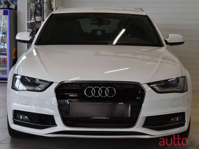 2012' Audi A4 photo #2