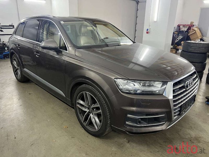 2015' Audi Q7 photo #1