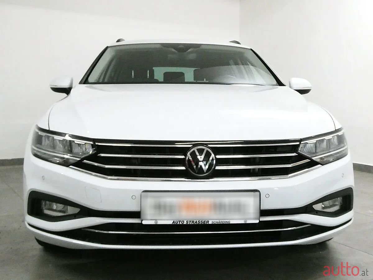 2022' Volkswagen Passat photo #2