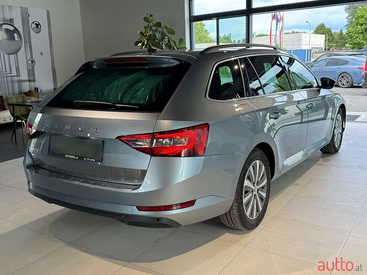 2020' Skoda Superb photo #2