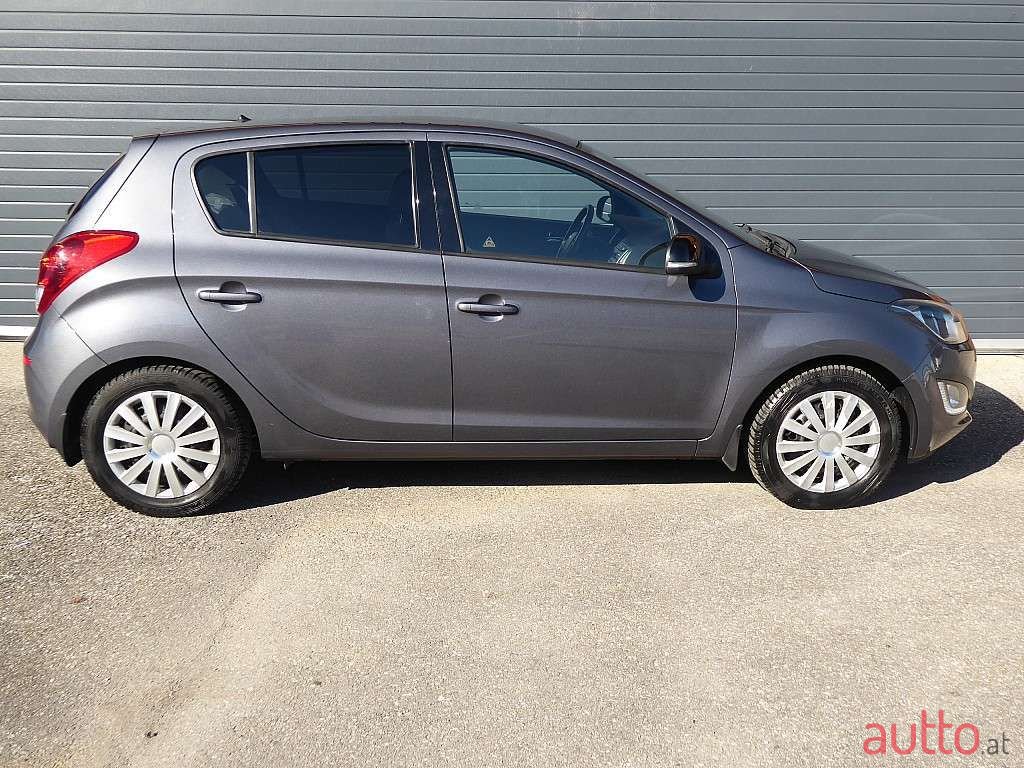2014' Hyundai i20 photo #3