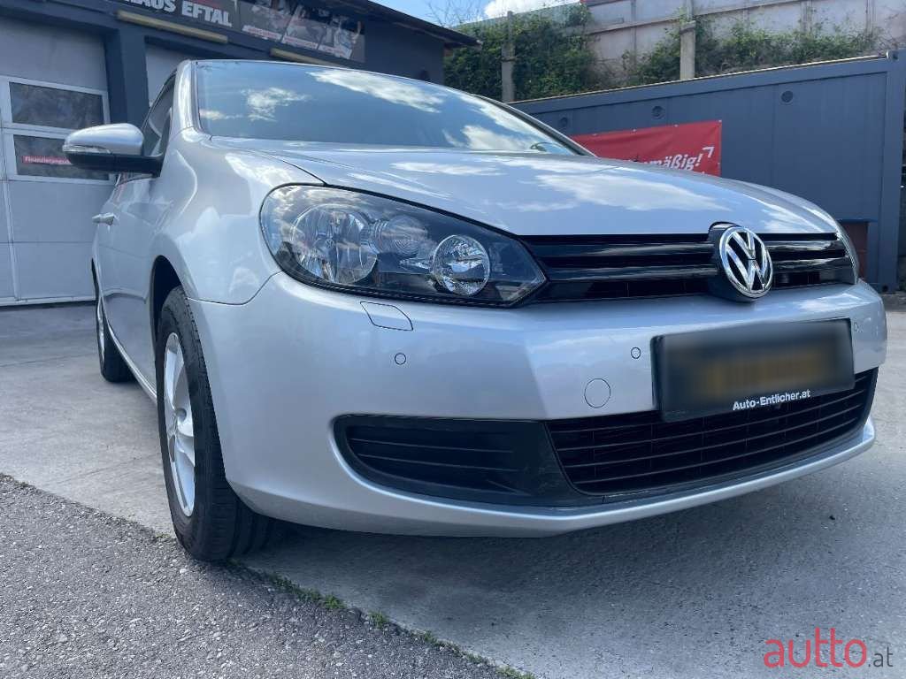 2010' Volkswagen Golf photo #5