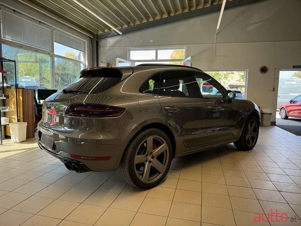 2017' Porsche Macan photo #4