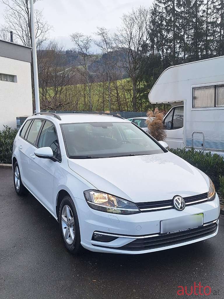 2018' Volkswagen Golf photo #4