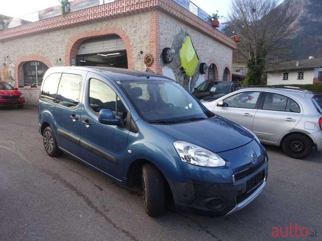 2013' Peugeot Partner photo #1