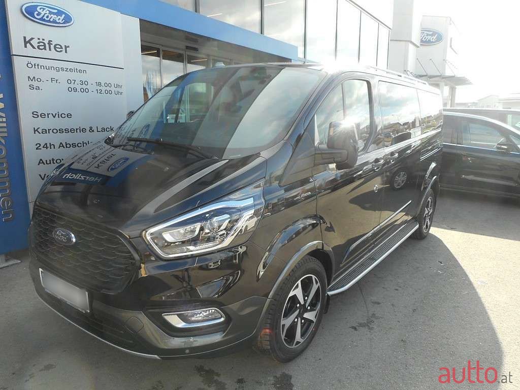 2023' Ford Tourneo photo #1