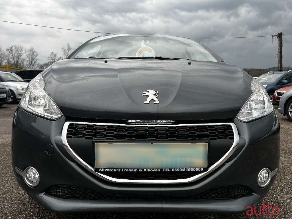 2014' Peugeot 208 photo #1
