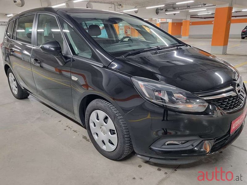 2018' Opel Zafira photo #2