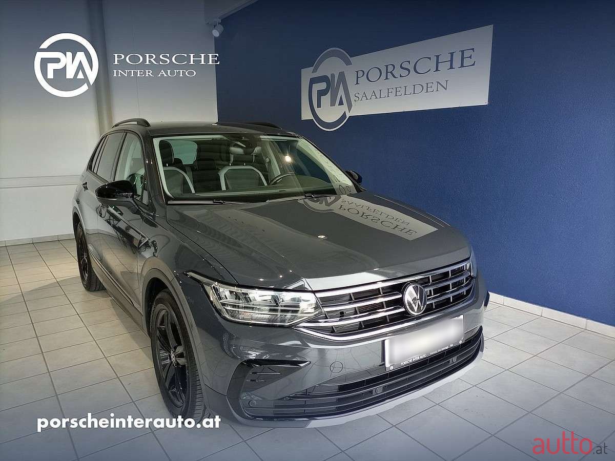 2022' Volkswagen Tiguan photo #1