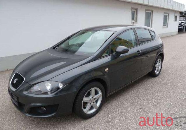 2010' SEAT Leon photo #1