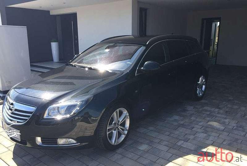 2011' Opel Insignia photo #1