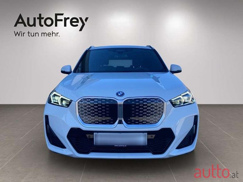 2024' BMW iX1 photo #3