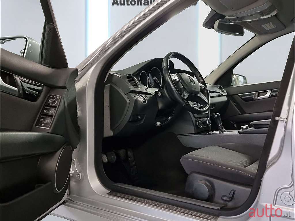 2013' Mercedes-Benz C-Klasse photo #4