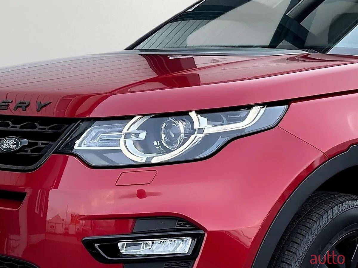 2016' Land Rover Discovery Sport photo #5