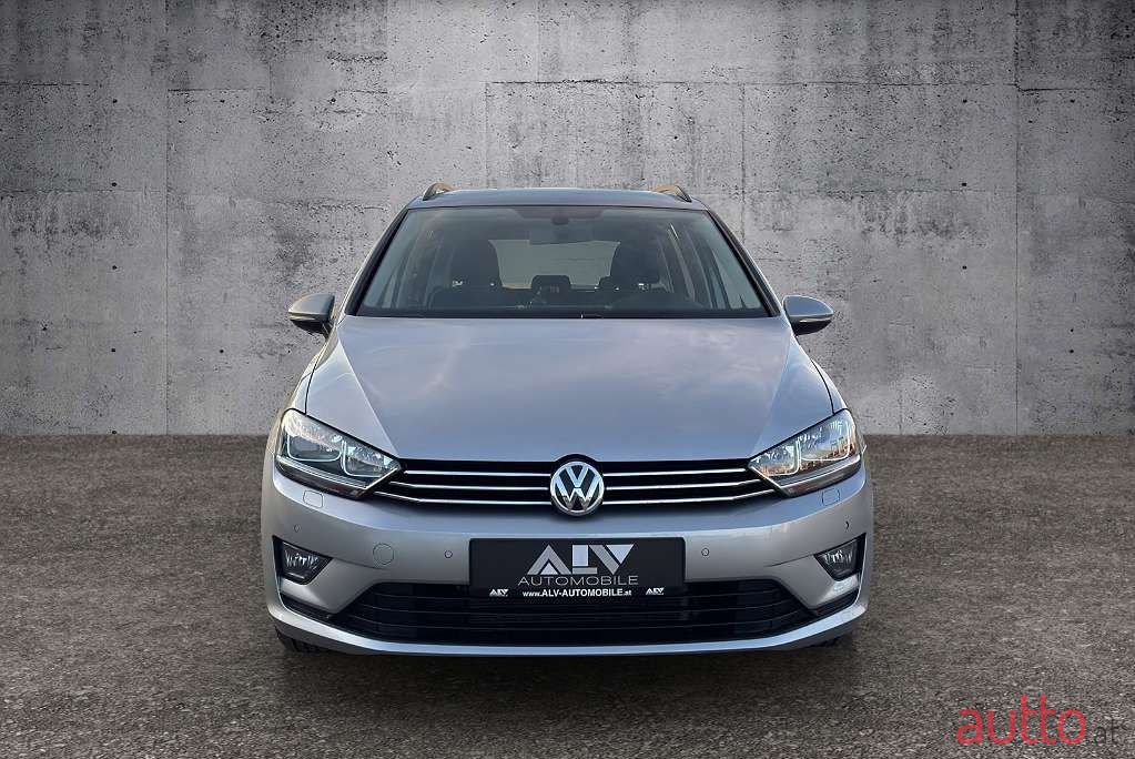 2015' Volkswagen Golf photo #5