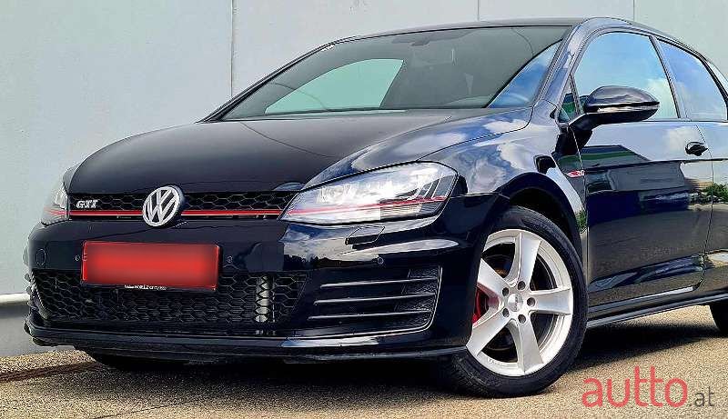 2016' Volkswagen Golf photo #1