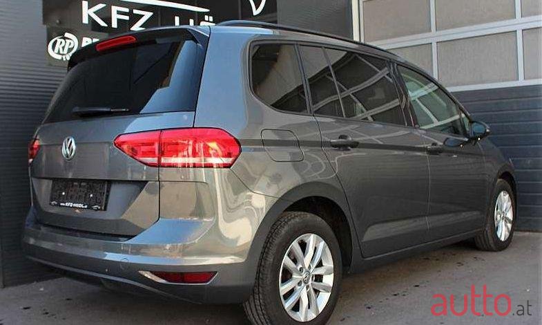 2015' Volkswagen Touran photo #1