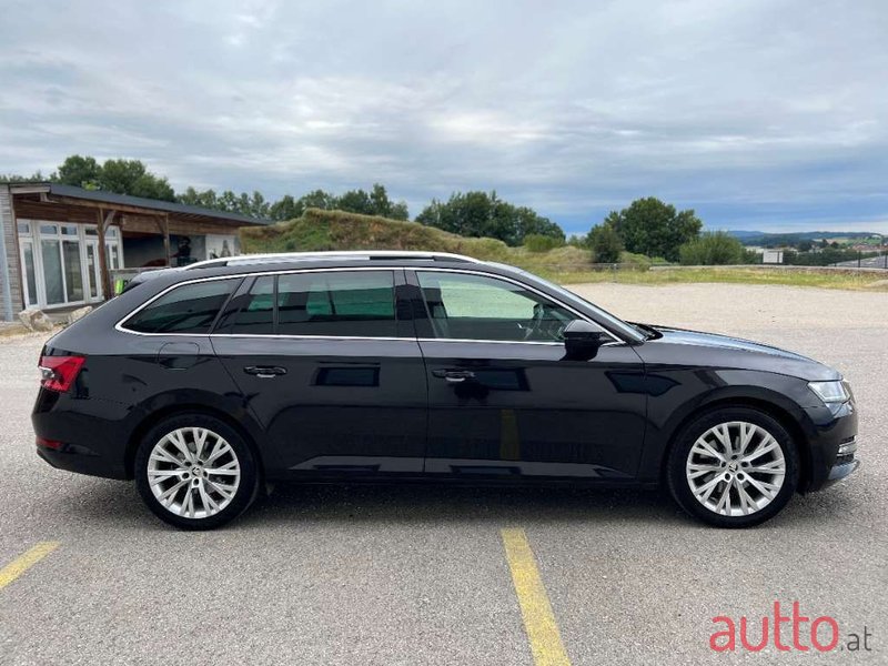 2021' Skoda Superb photo #4