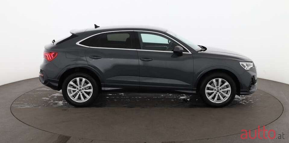 2022' Audi Q3 photo #1