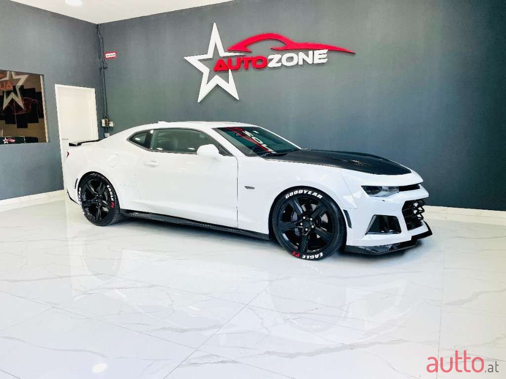 2017' Chevrolet Camaro photo #1