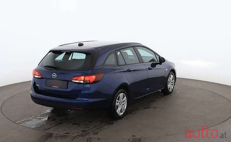 2021' Opel Astra photo #3