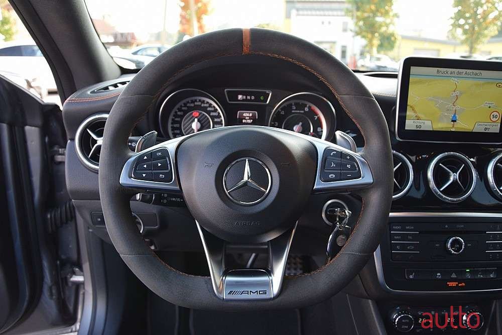 2015' Mercedes-Benz Cla-Klasse photo #5
