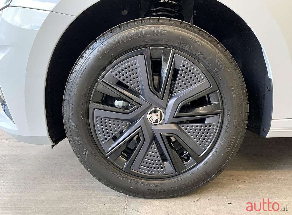 2023' Skoda Fabia photo #5