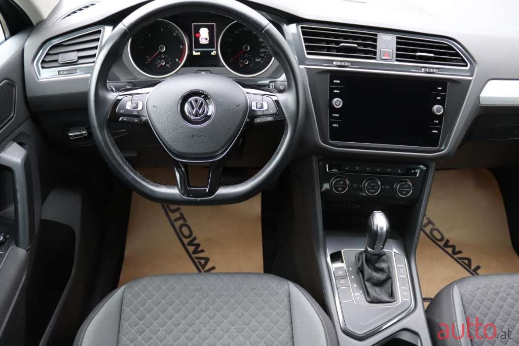 2018' Volkswagen Tiguan photo #3