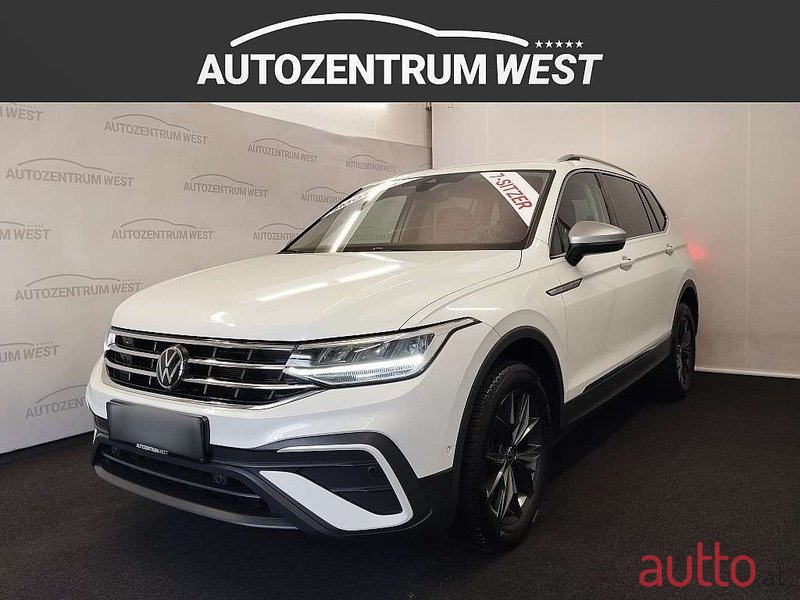 2023' Volkswagen Tiguan photo #1