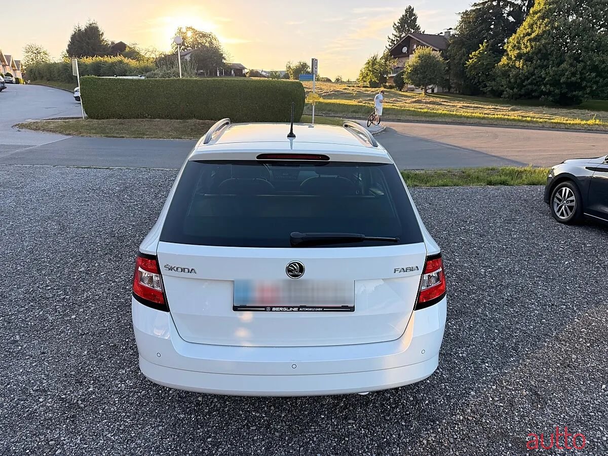 2015' Skoda Fabia photo #5