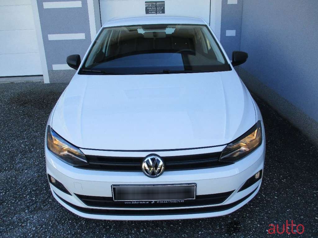 2019' Volkswagen Polo photo #3