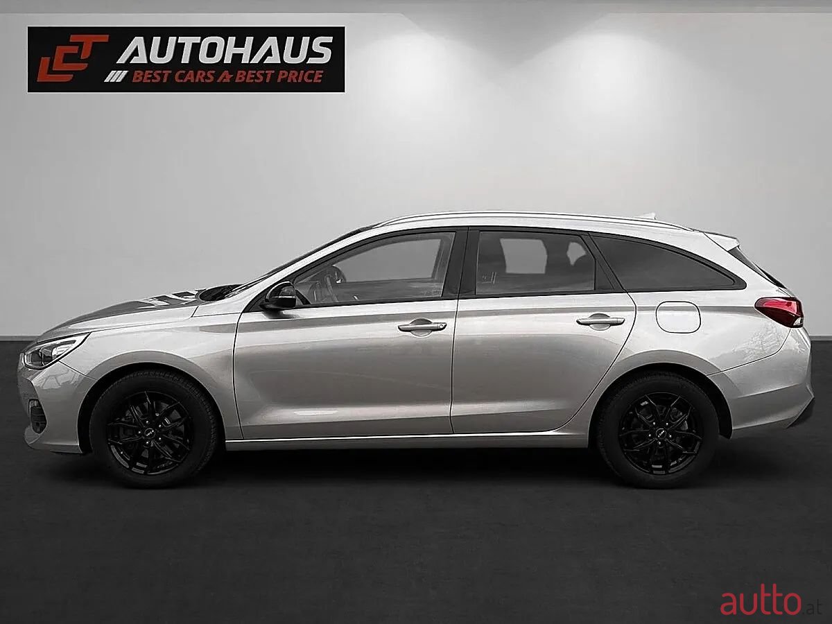 2020' Hyundai i30 photo #2