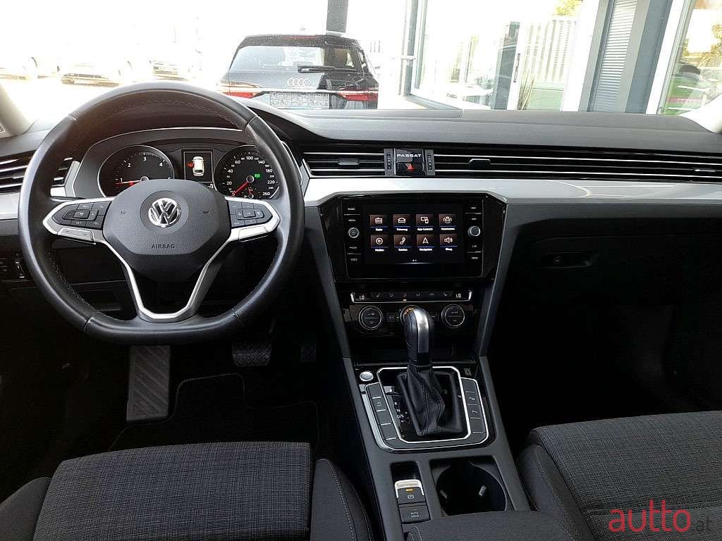 2020' Volkswagen Passat photo #3